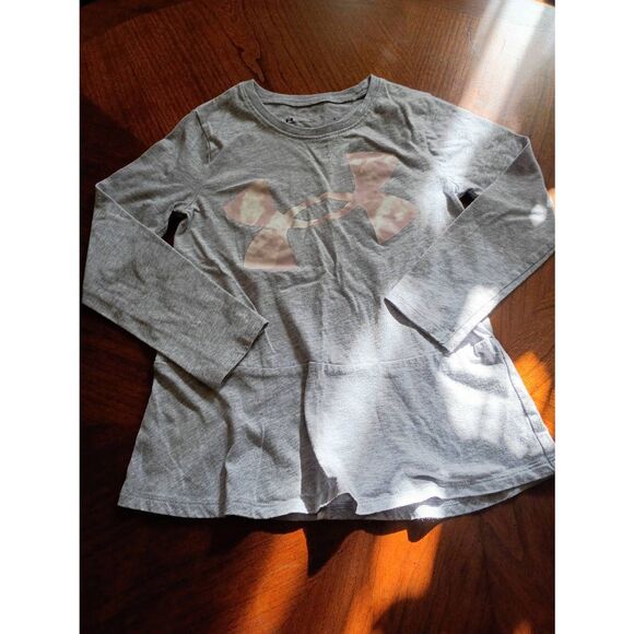 Under Armour Long Sleeve Tee Size: 5 (1277) - Picture 1 of 6